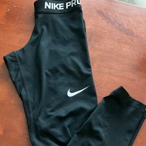 Nike pro leggings size small